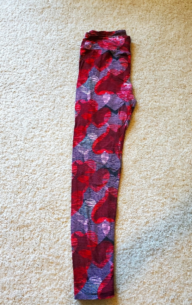 Really comfortable heart leggings